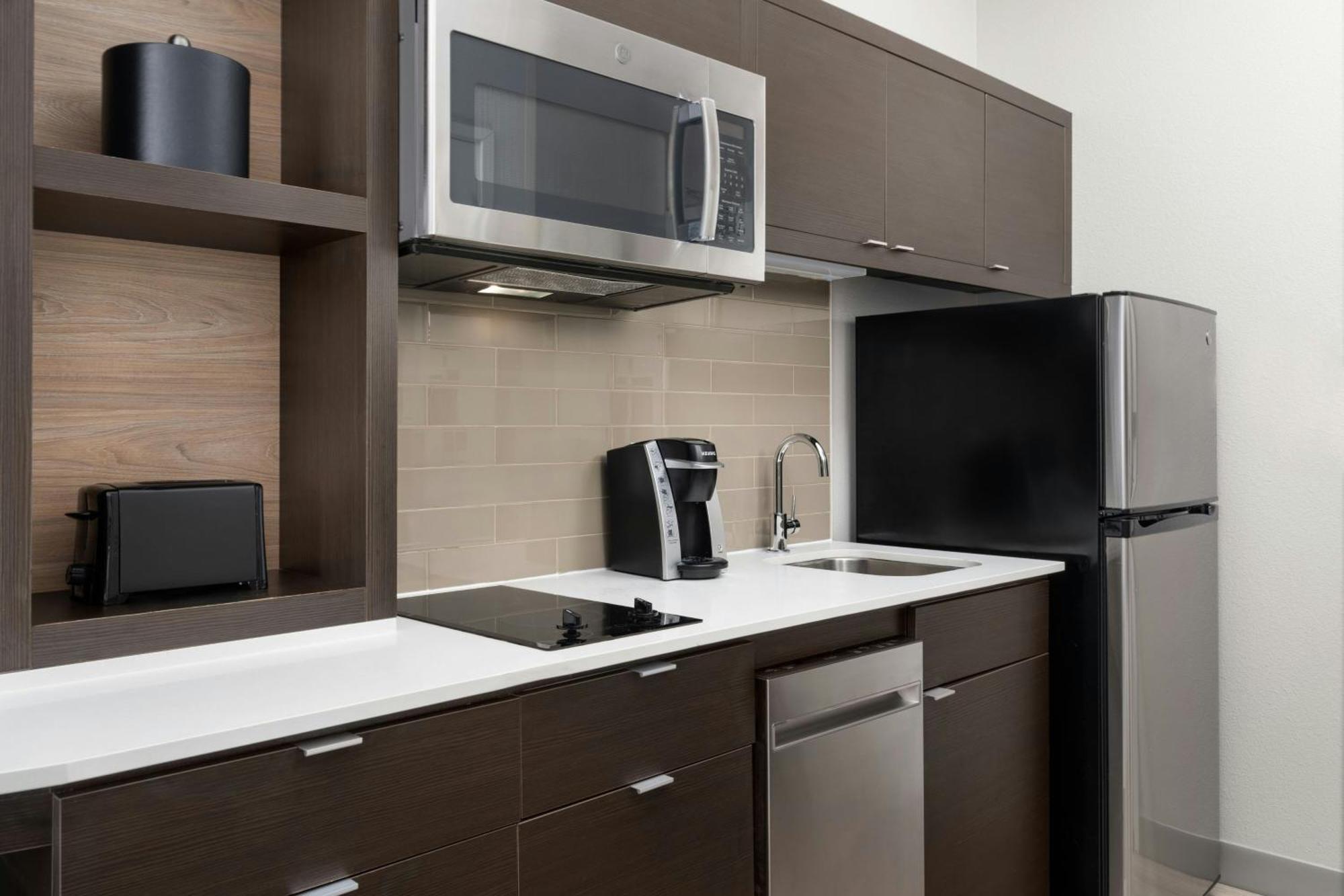 Towneplace Suites By Marriott Houston Hobby Airport Экстерьер фото