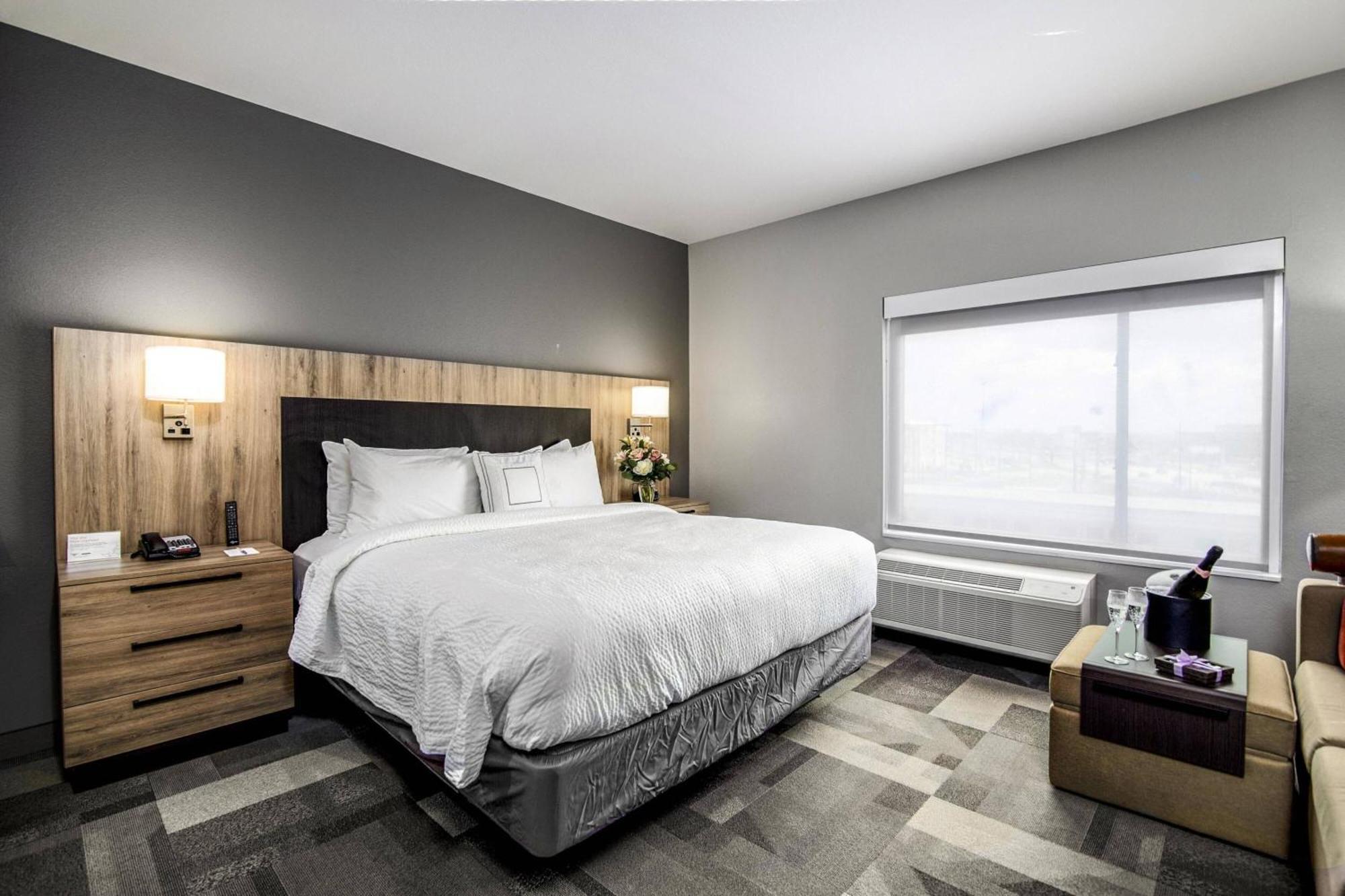 Towneplace Suites By Marriott Houston Hobby Airport Экстерьер фото